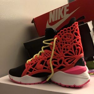 Women’s stylish casual sneaker